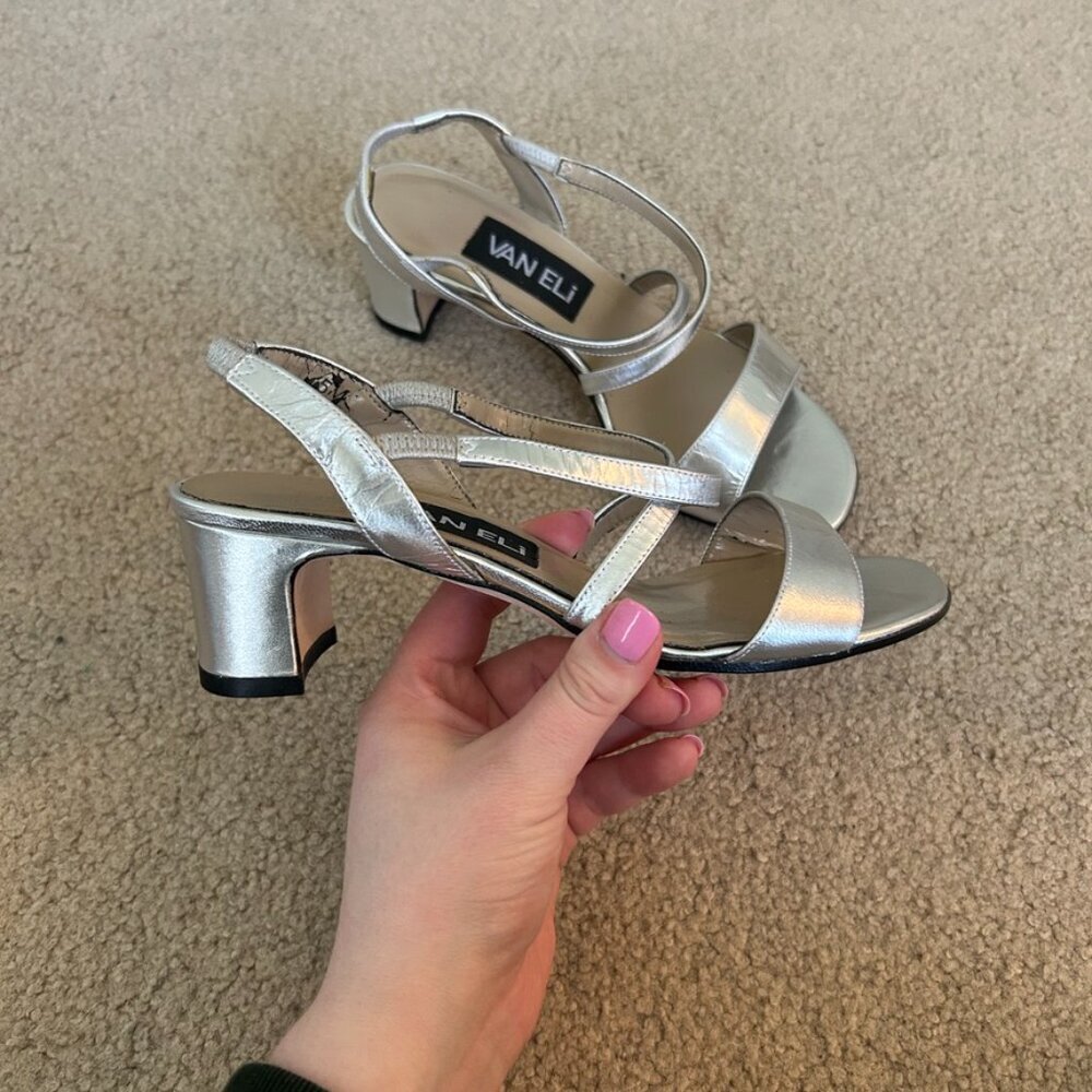 Vaneli silver heels - Picture 2 of 4